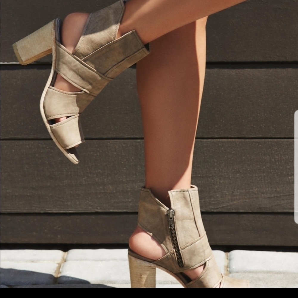 Free People Effie Block Heel Nude Sandal Size 39